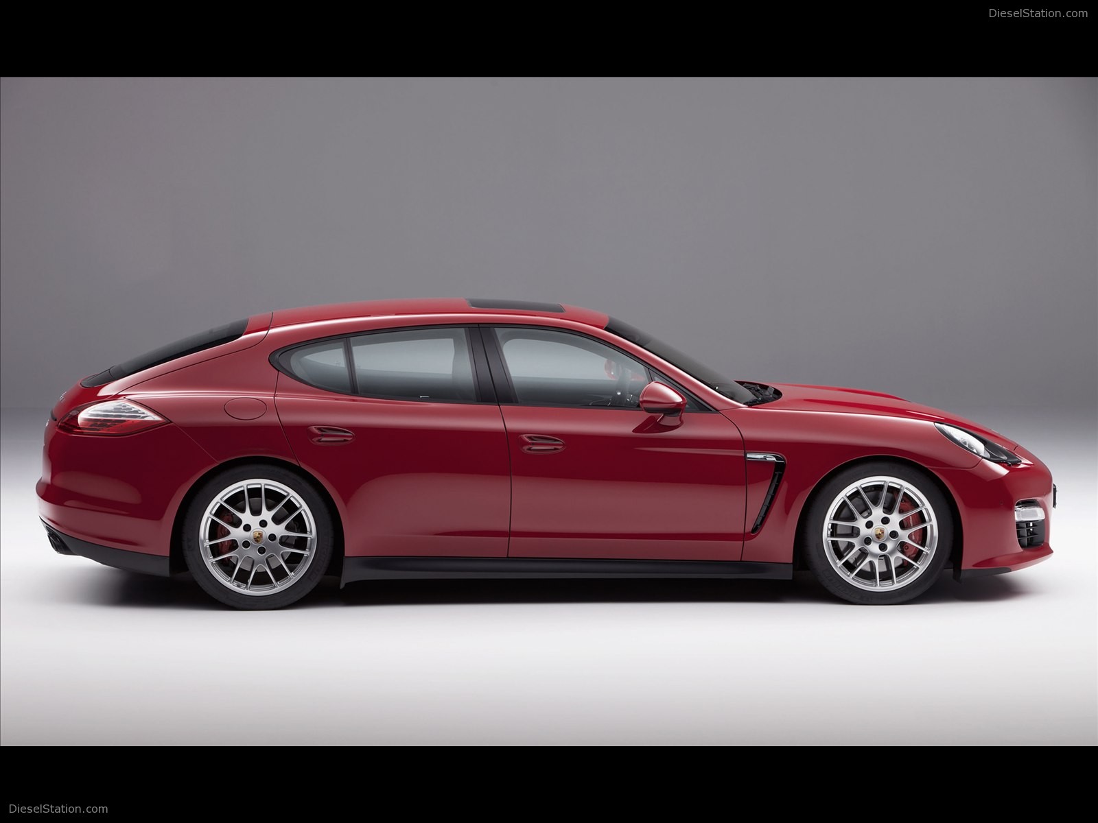 Porsche Panamera GTS 2012