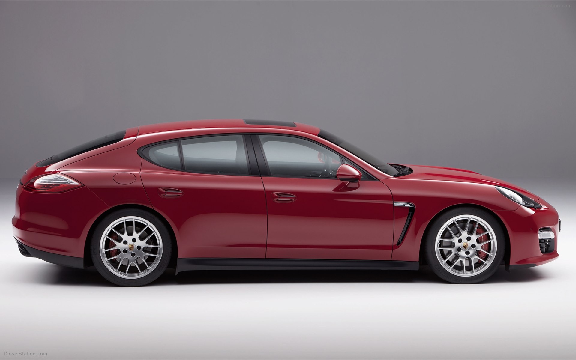 Porsche Panamera GTS 2012