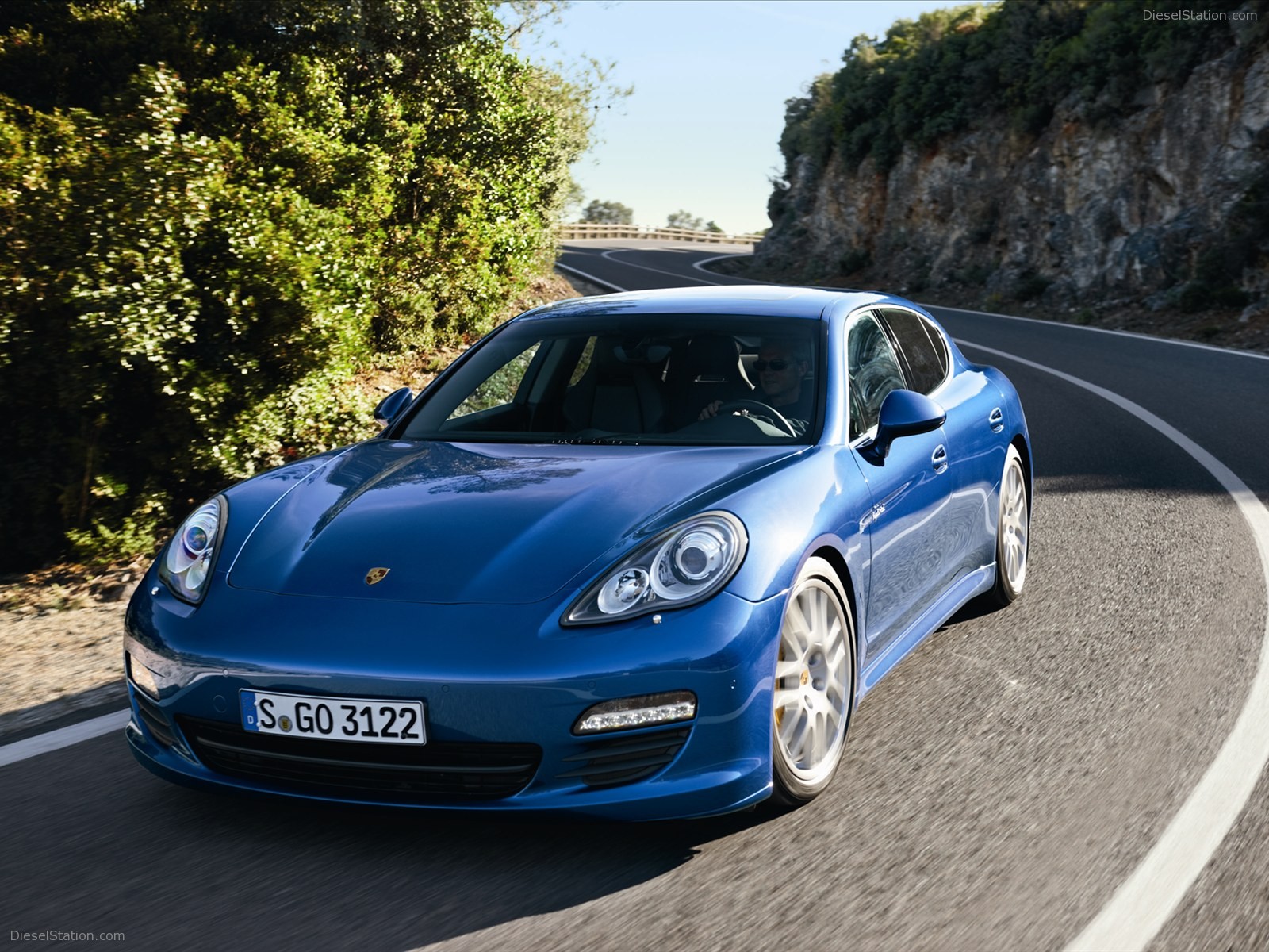 Porsche Panamera S Hybrid  2011