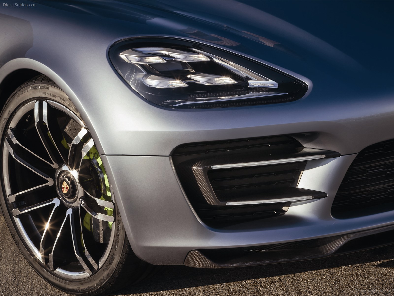 Porsche Panamera Sport Turismo Concept Car 2012