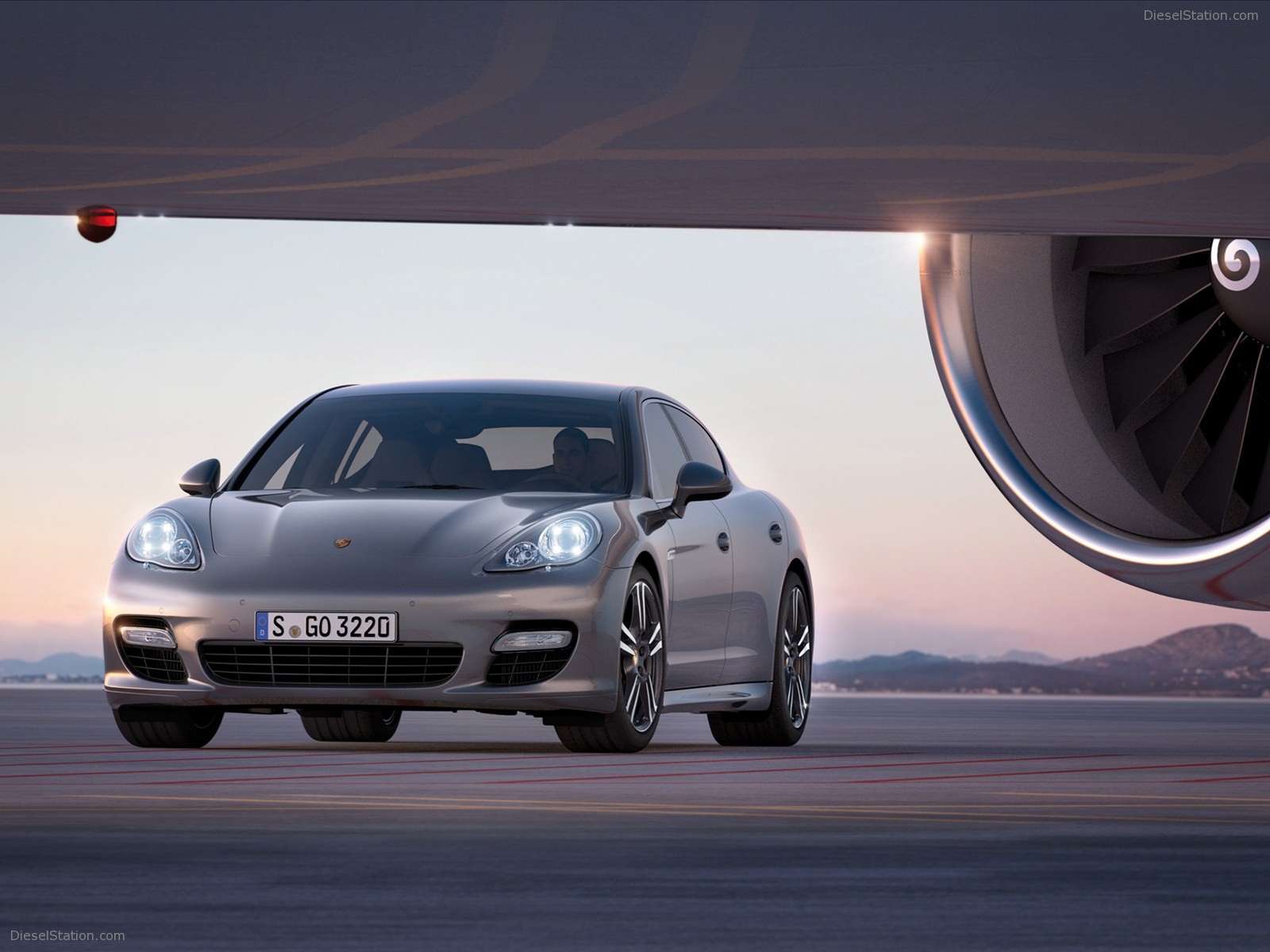 Porsche Panamera Turbo S 2011