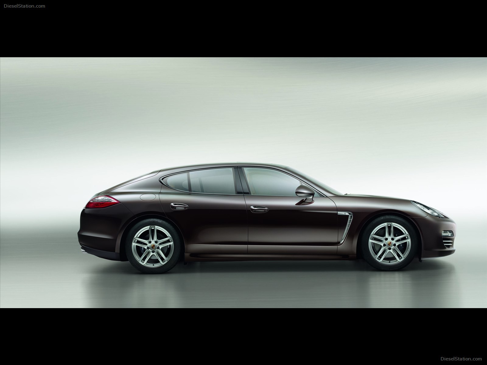 Porsche Panamera Platinum Edition 2013