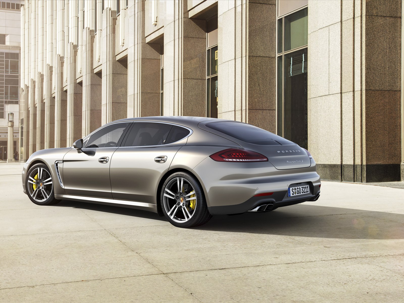 Porsche Panamera Turbo S 2014