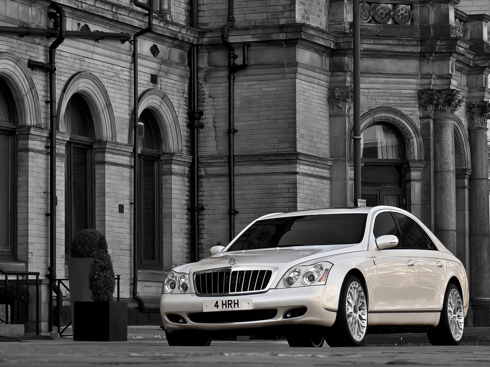 Kahn Design  Maybach 57 2011