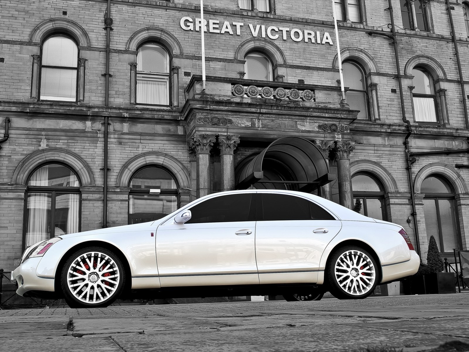 Kahn Design  Maybach 57 2011