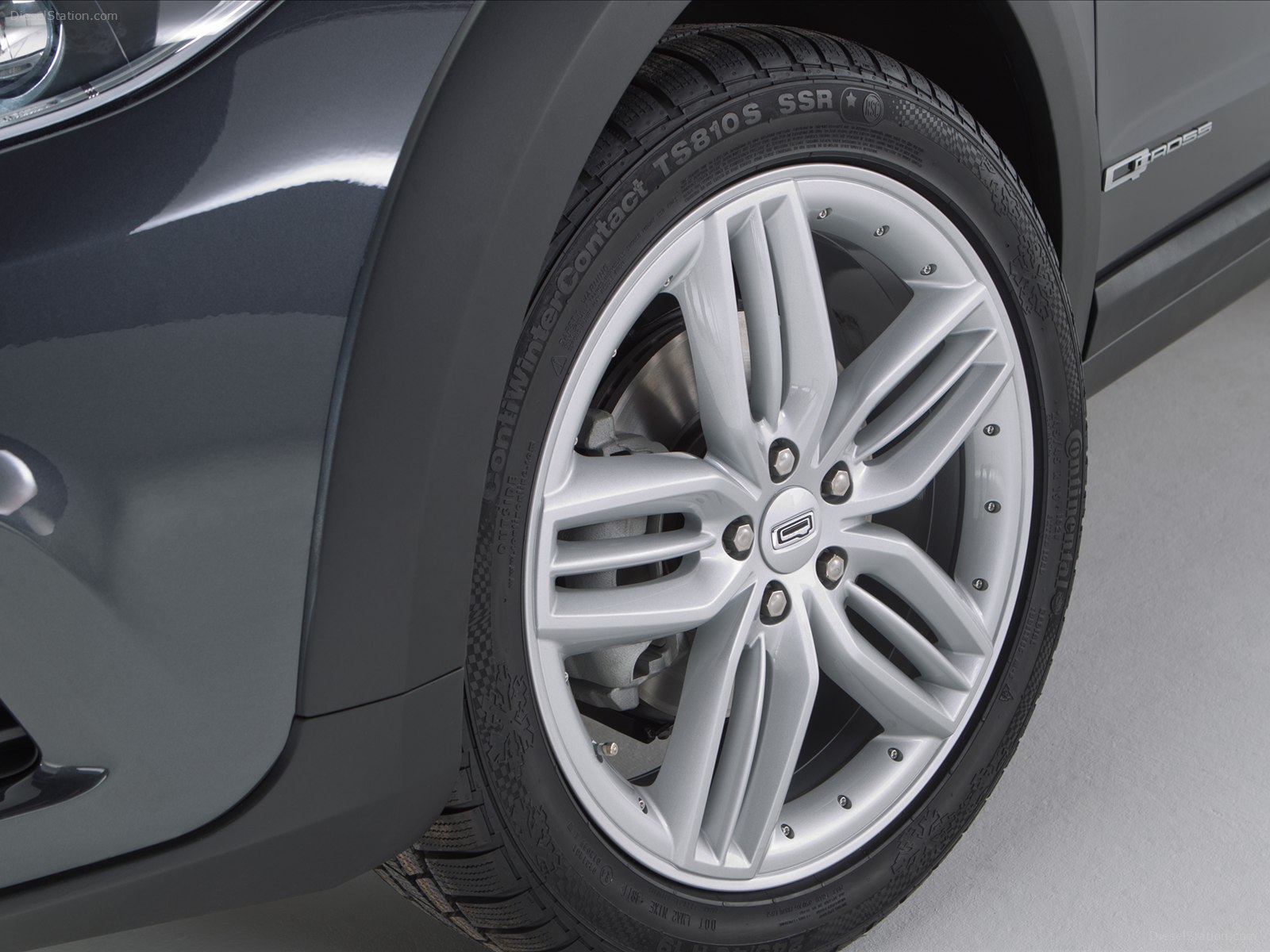Qoros 3 Cross Hybrid Concept 2013