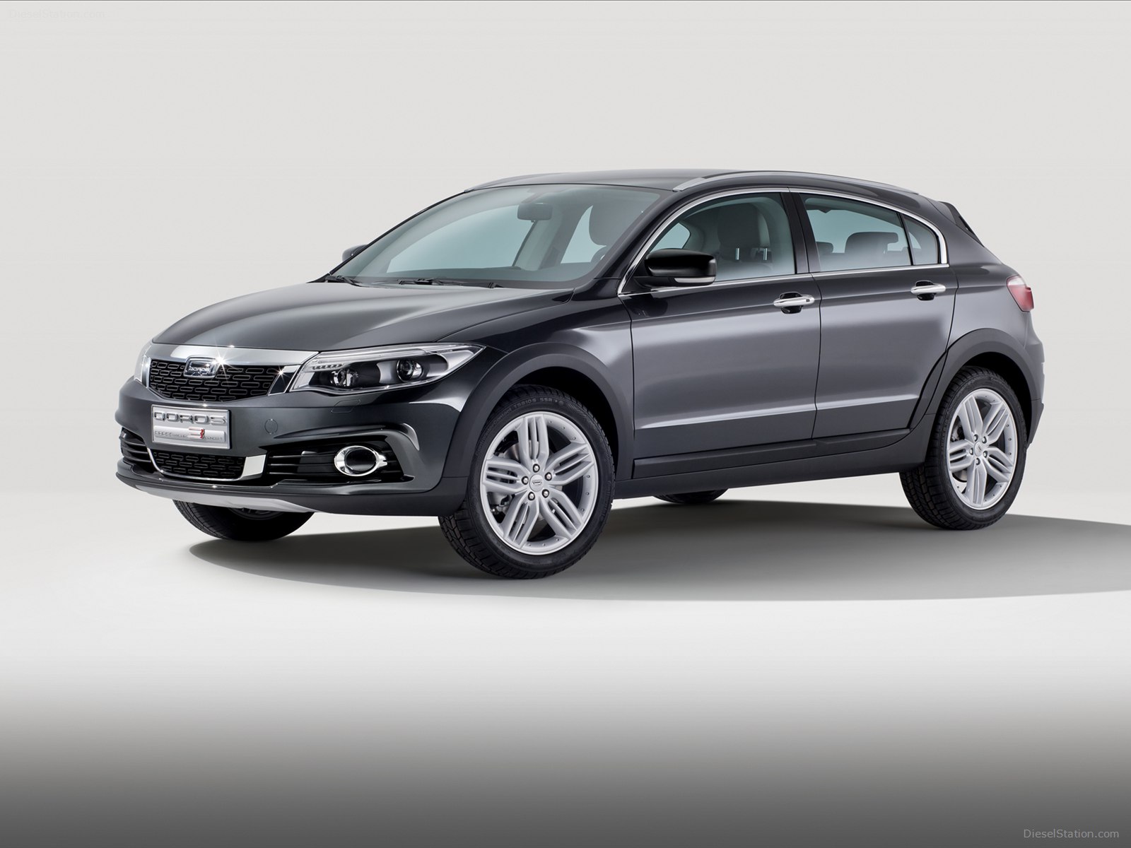 Qoros 3 Cross Hybrid Concept 2013
