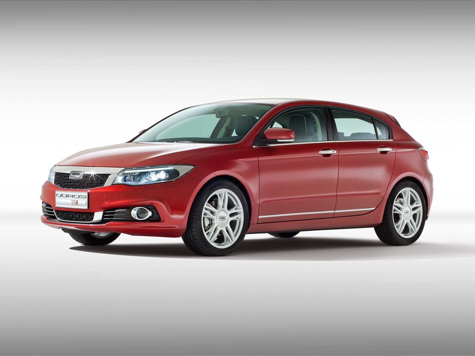 Qoros 3 Hatch 2015