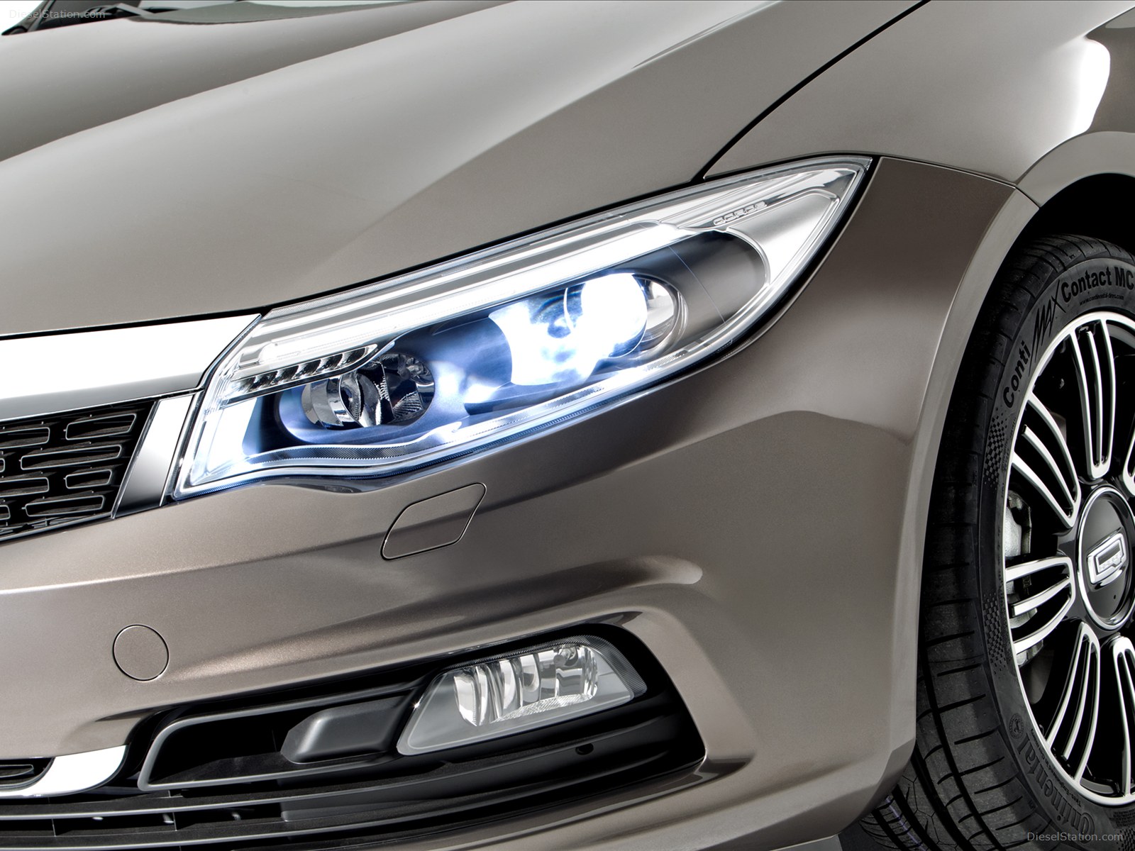 Qoros 3 Sedan 2014