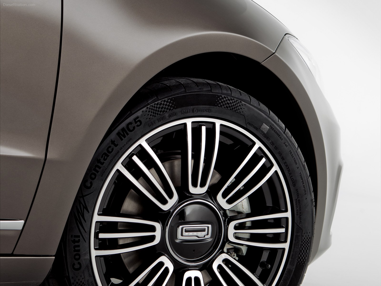 Qoros 3 Sedan 2014