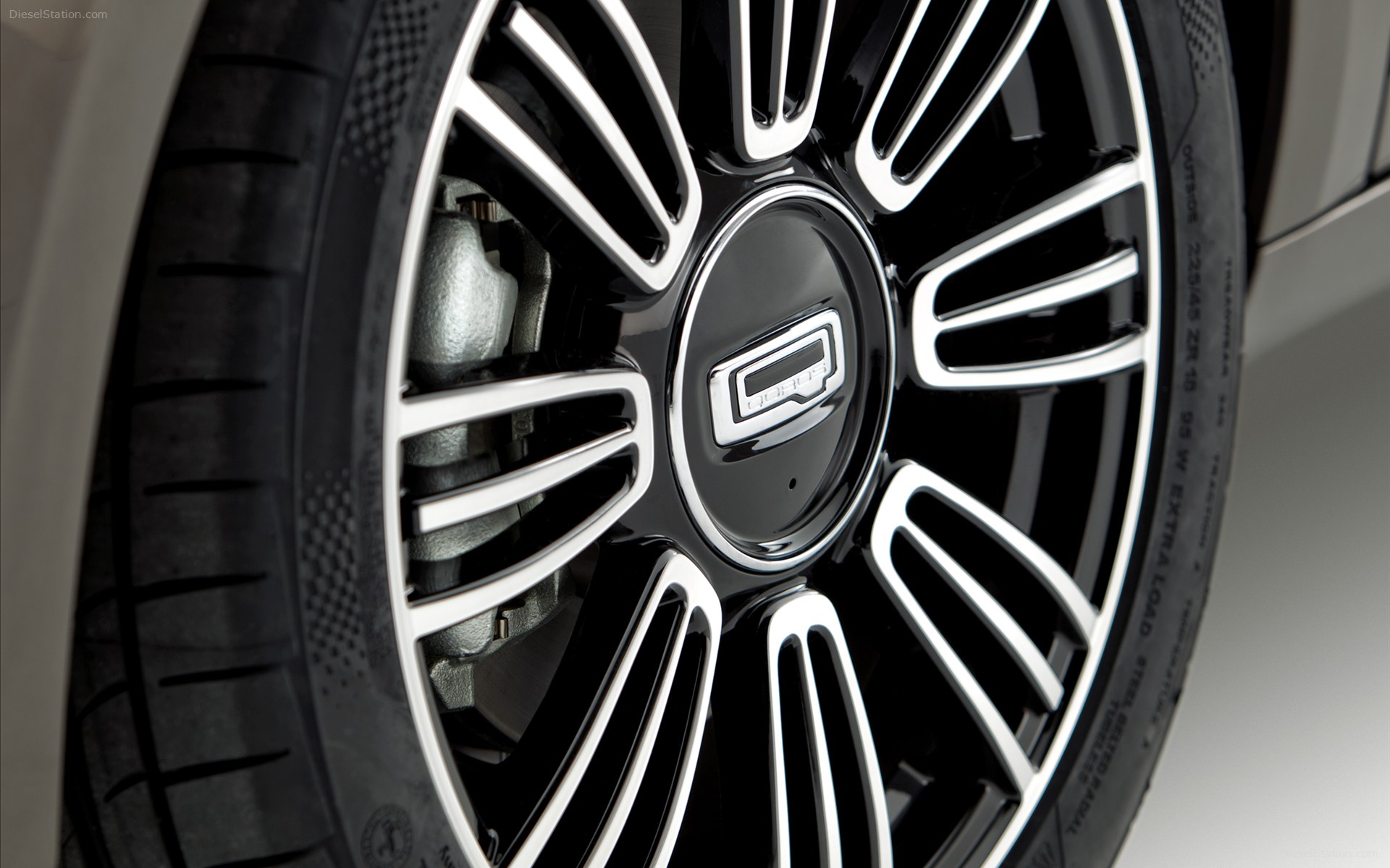 Qoros 3 Sedan 2014