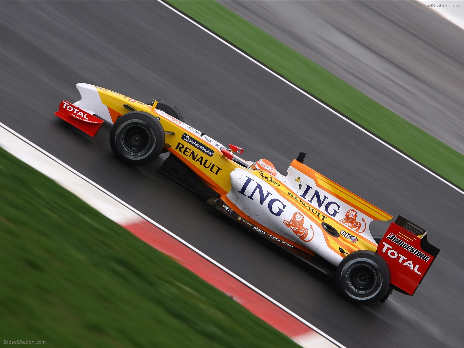 ING Renault F1 Team Unveils The R29
