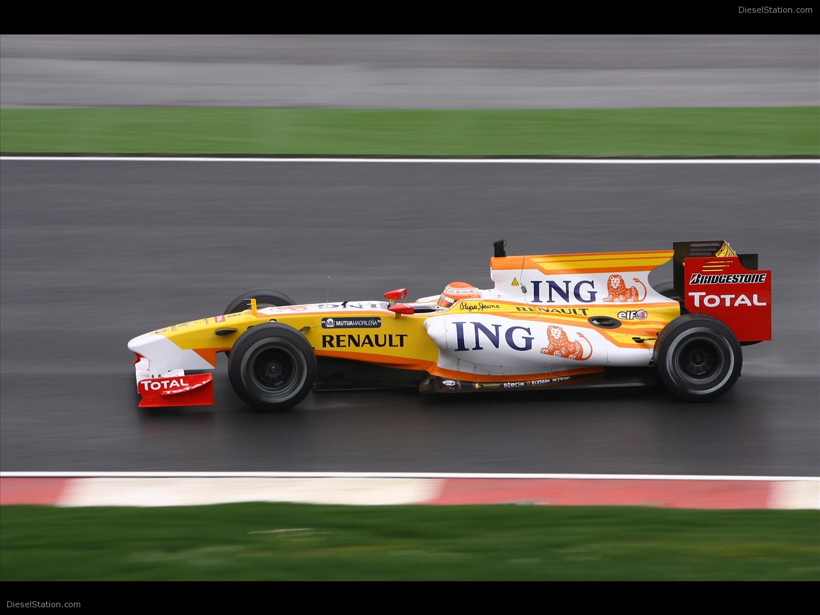 ING Renault F1 Team Unveils The R29