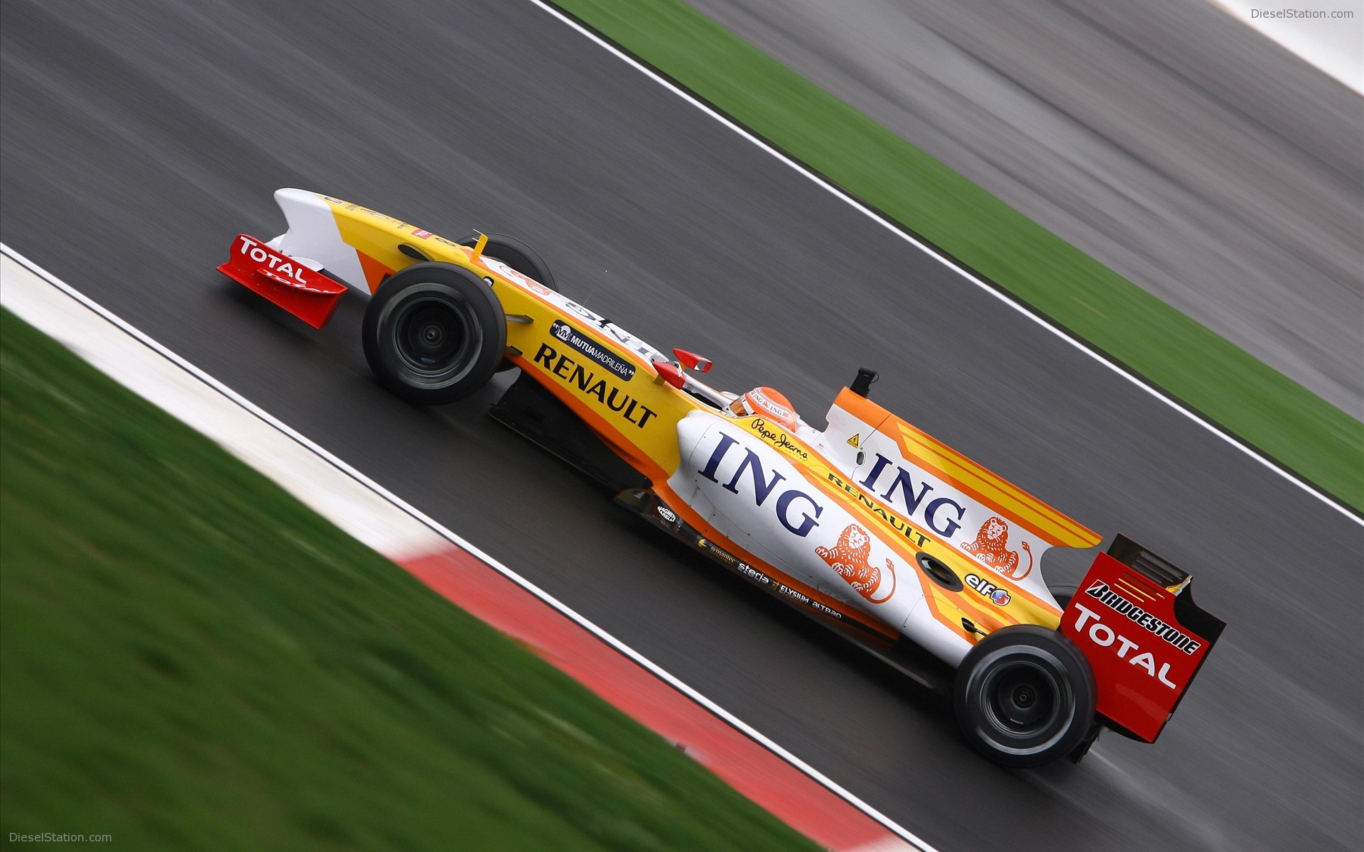 ING Renault F1 Team Unveils The R29
