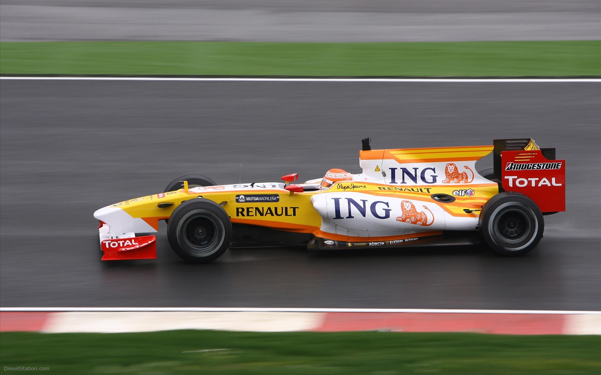 ING Renault F1 Team Unveils The R29