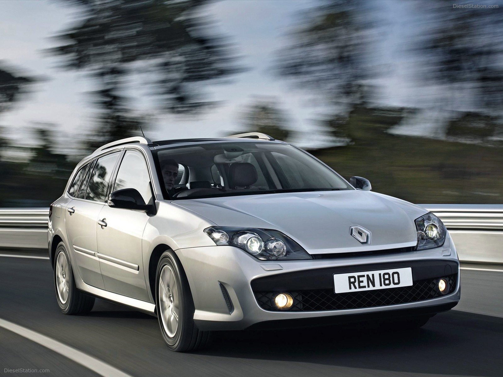 Renault Launches Laguna 2010 Range