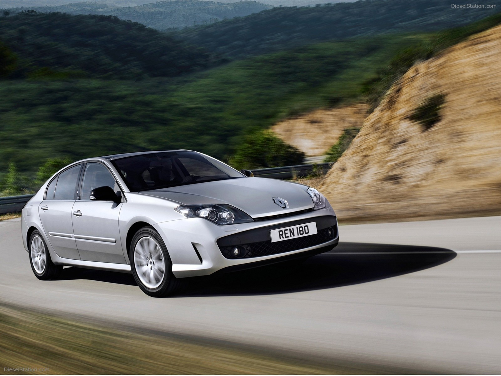 Renault Launches Laguna 2010 Range