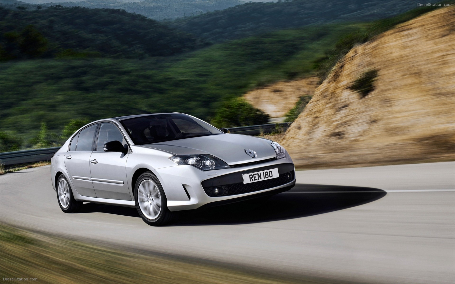 Renault Launches Laguna 2010 Range