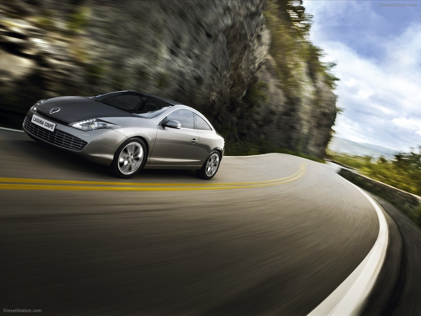 Renault Laguna Coupe 2012