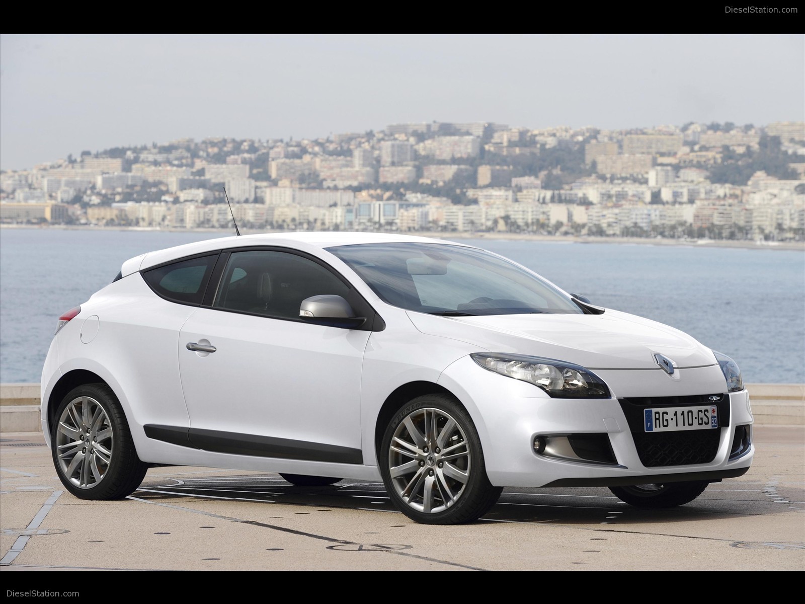 Renault Megane GT Line Coupe 2011