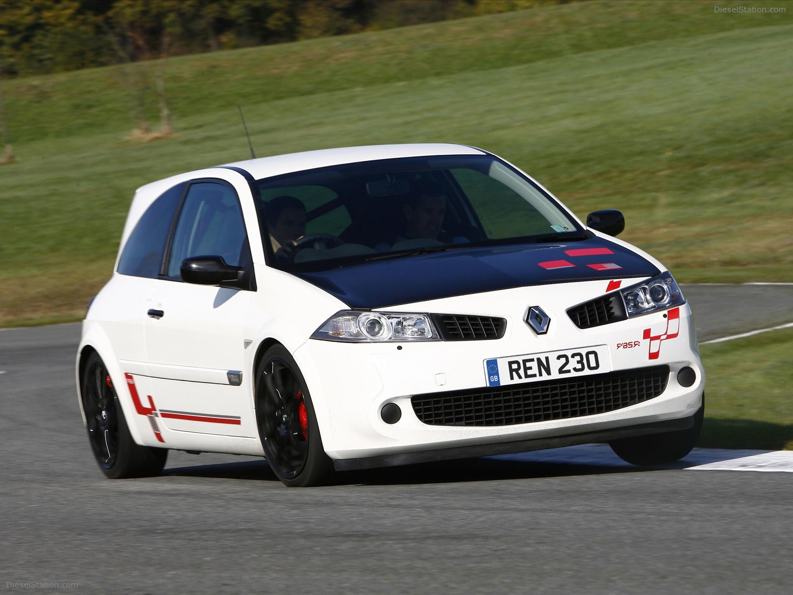 Renault Megane R26.R Continues To Set The Pace Renault Megane R26.R Continues To Set The Pace