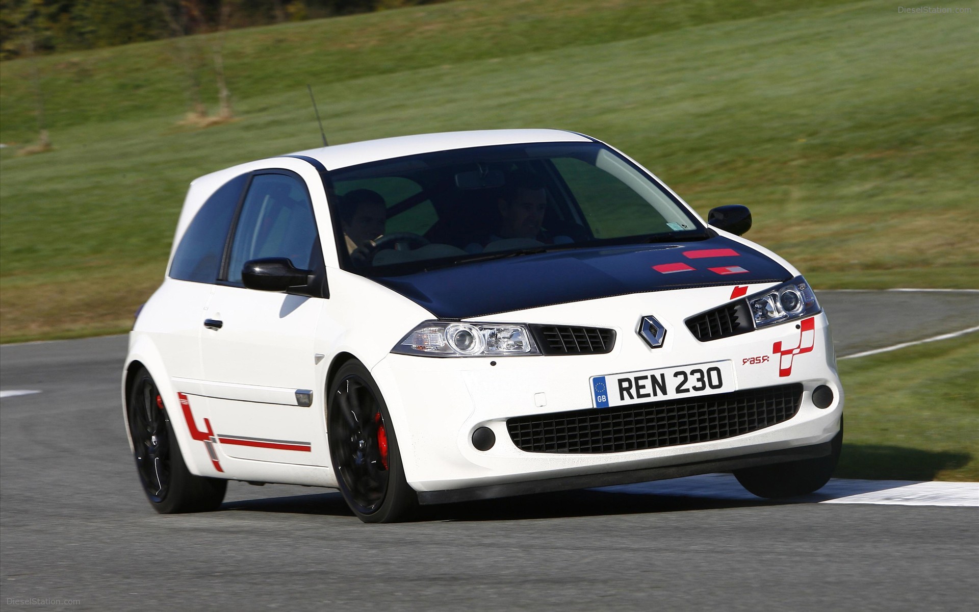 Renault Megane R26.R Continues To Set The Pace Renault Megane R26.R Continues To Set The Pace