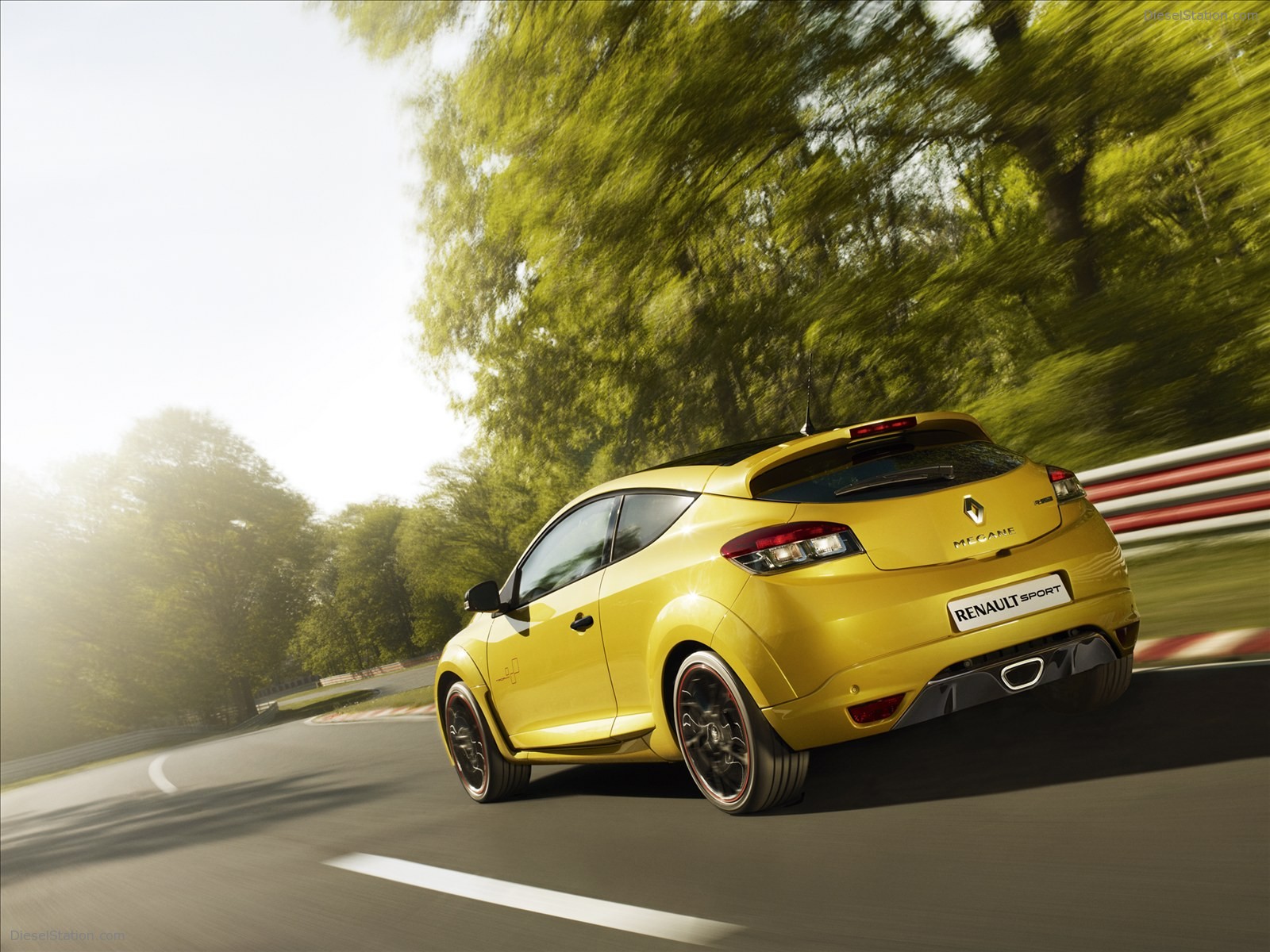 Renault Megane RS Trophy 2012