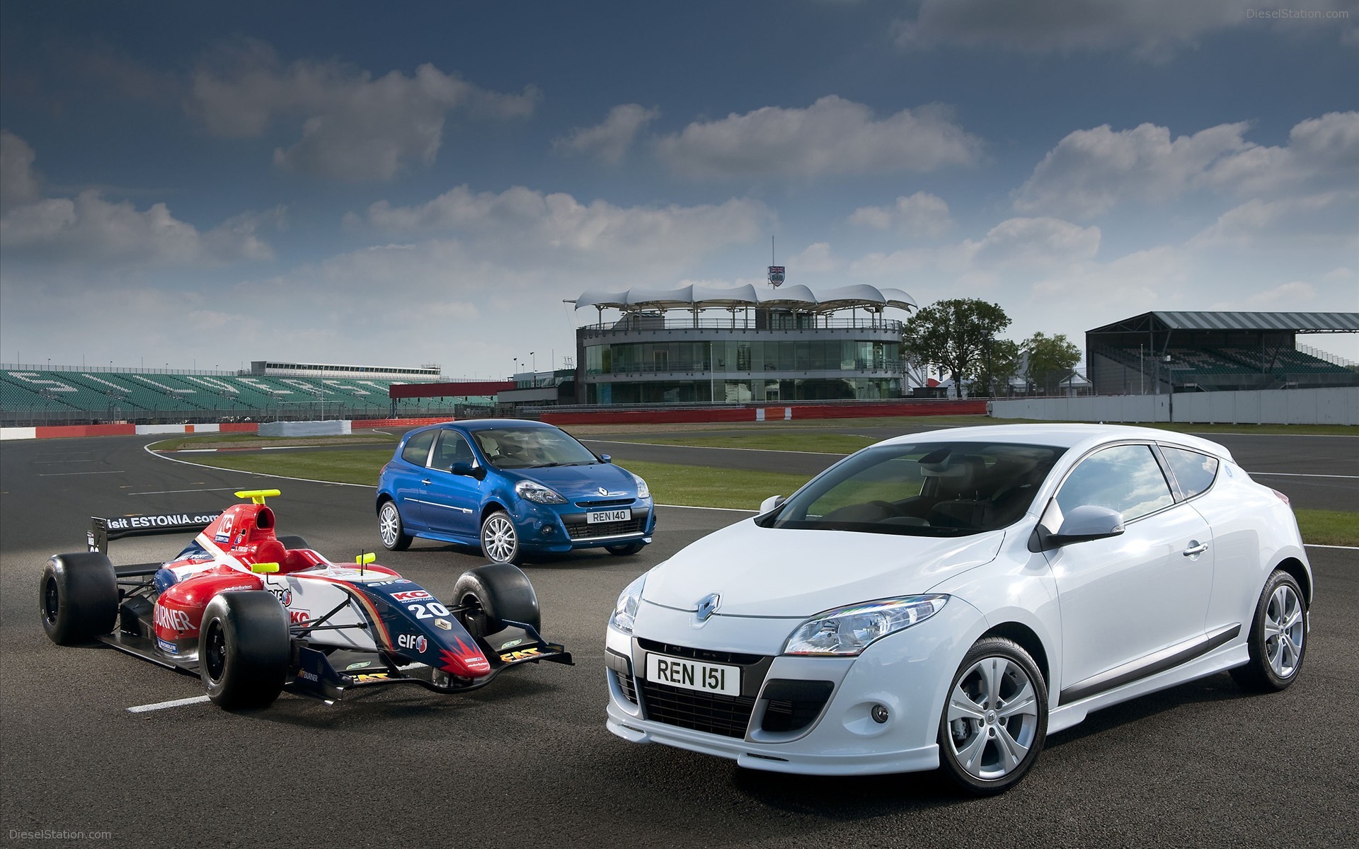 Renault Unveils New World Series Special Editions