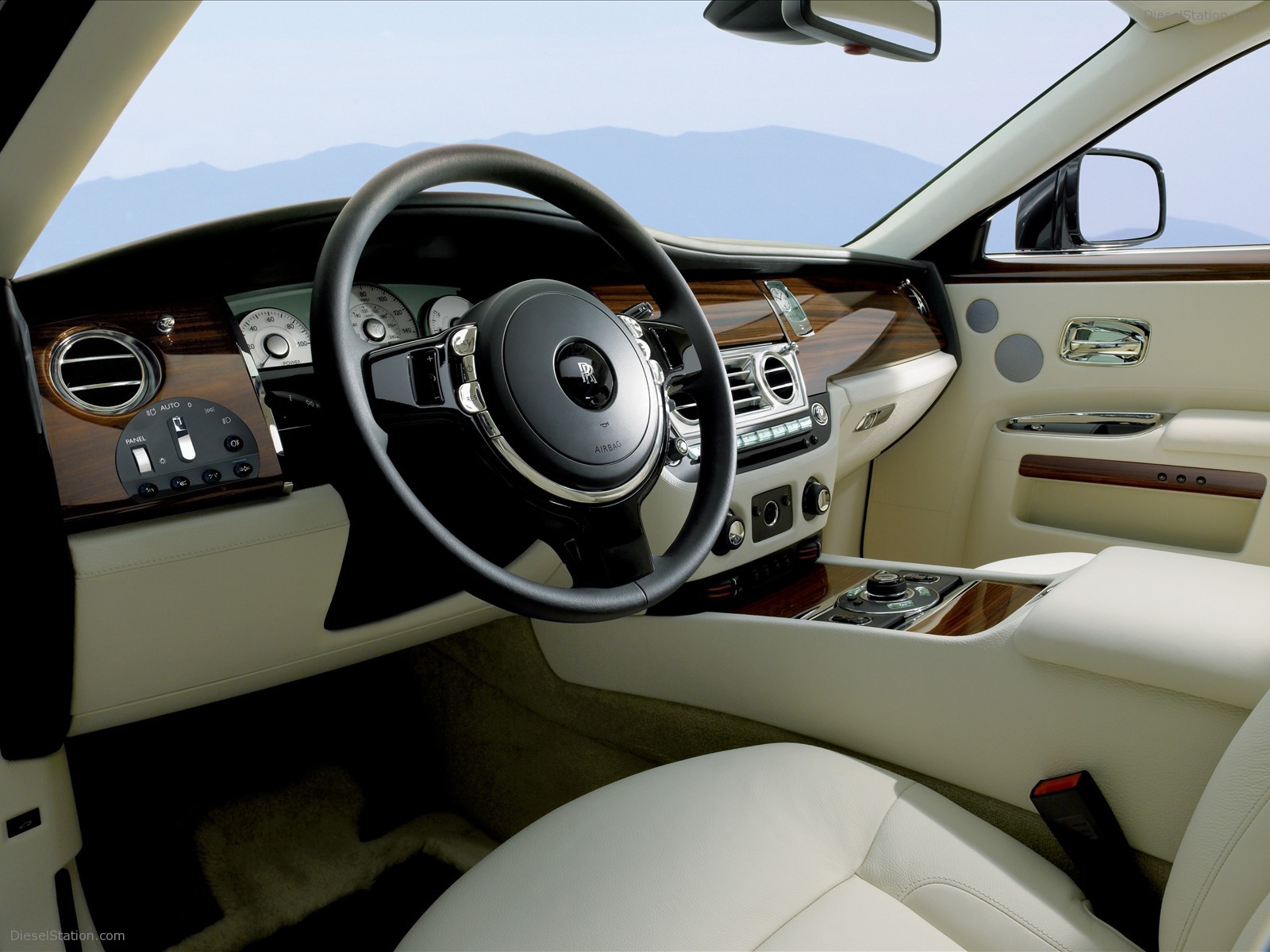 Rolls Royce Ghost In Detail