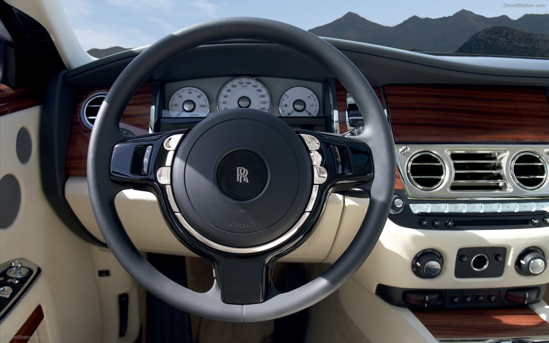 Rolls Royce Ghost In Detail