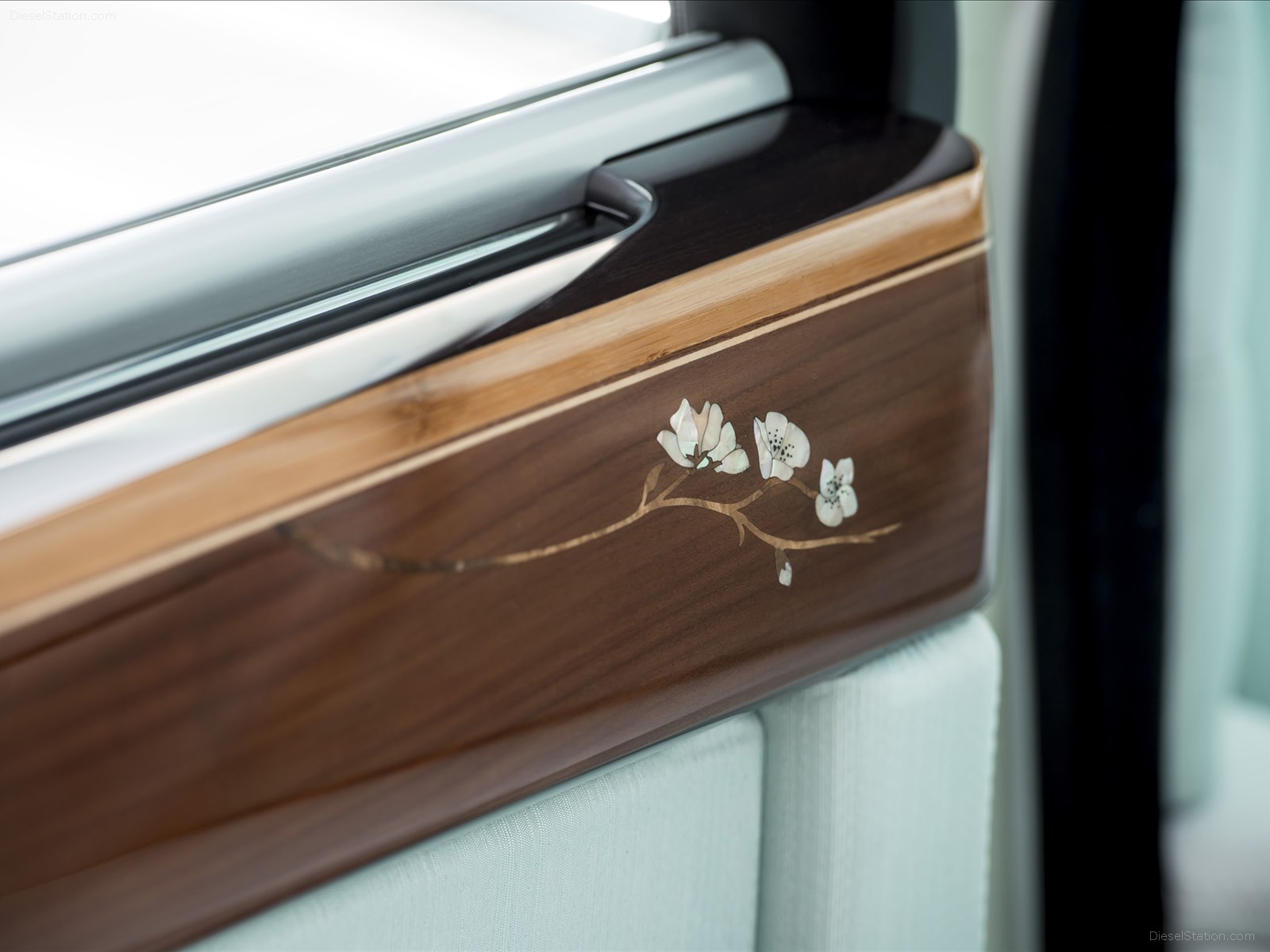Rolls-Royce Phantom Serenity 2015