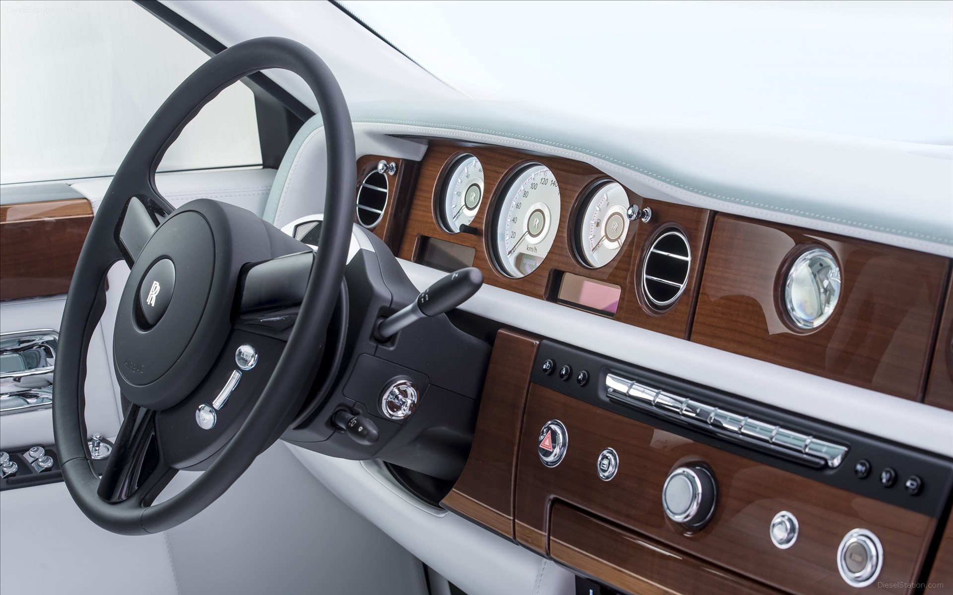 Rolls-Royce Phantom Serenity 2015
