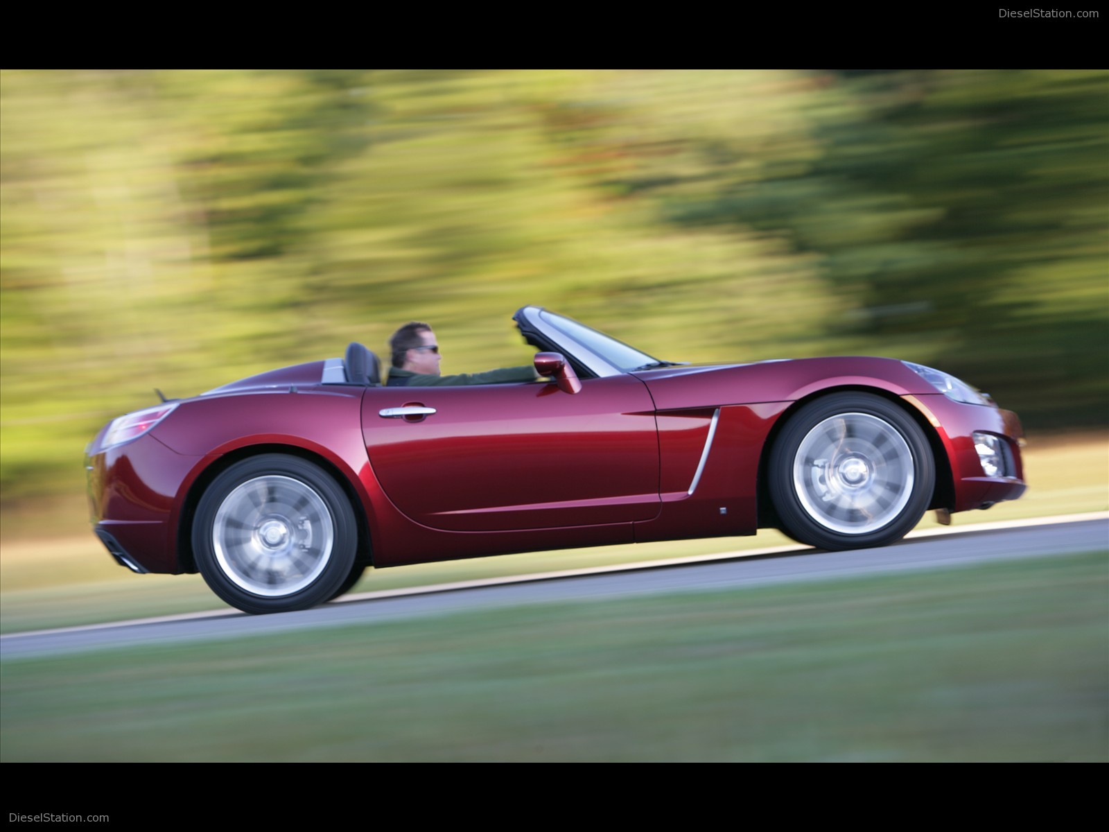 2009 Saturn Sky Red Line