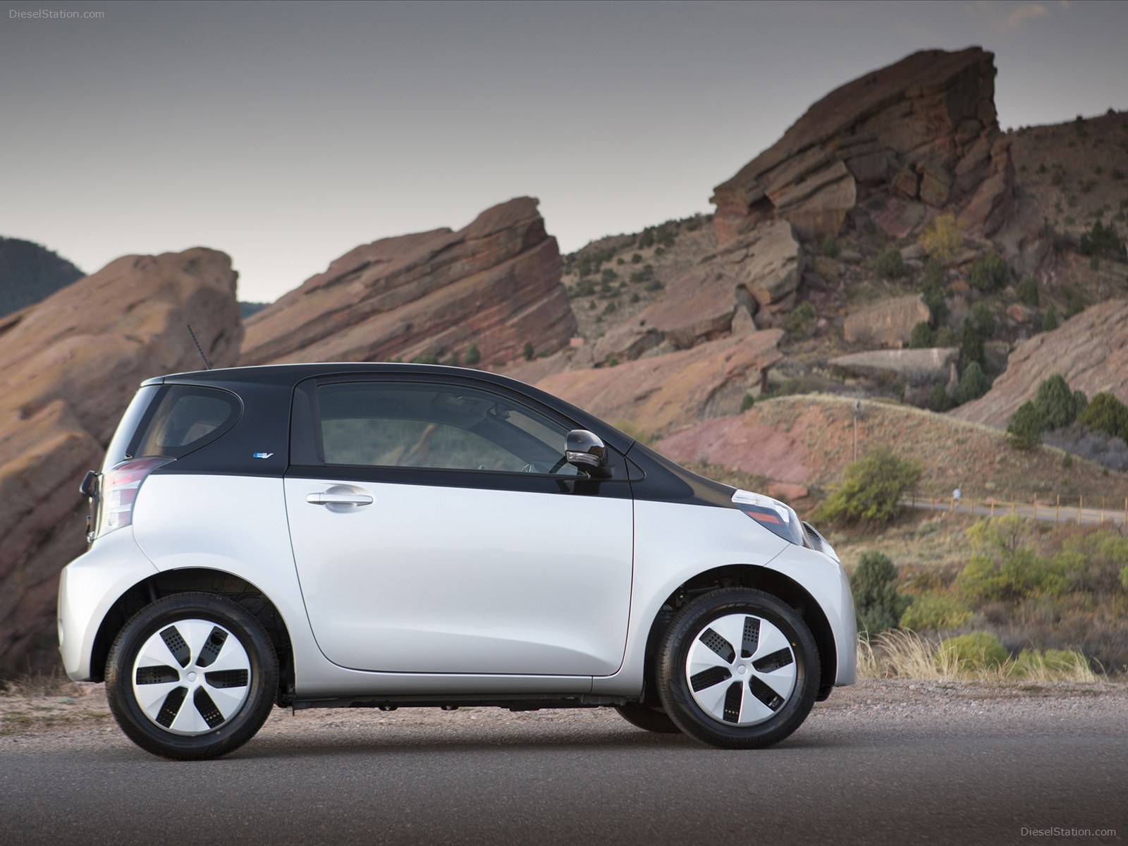 Scion iQ EV 2013