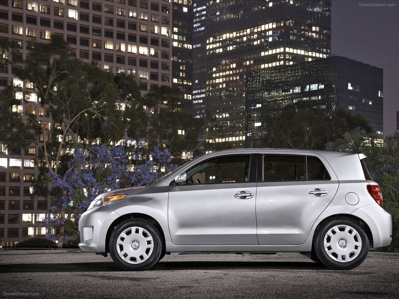 Scion xD 2011