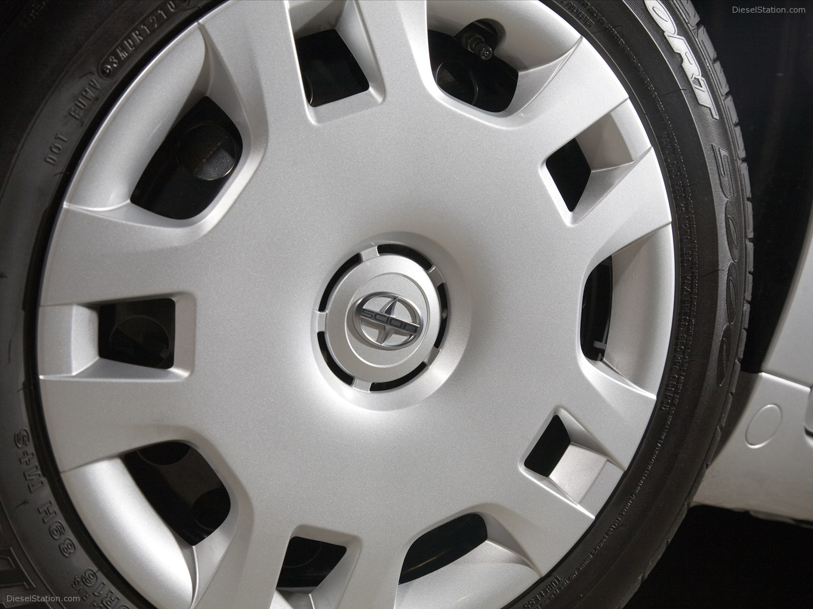 Scion xD 2011