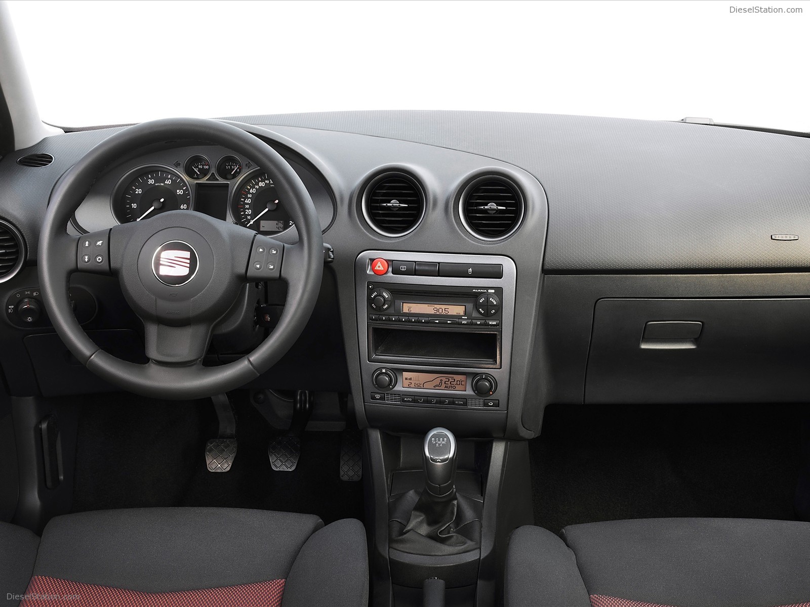 IBIZA SEAT'S SPORTY SUPERMINI CELEBRATES 25 YEARS IBIZA SEAT'S SPORTY SUPERMINI CELEBRATES 25 YEARS