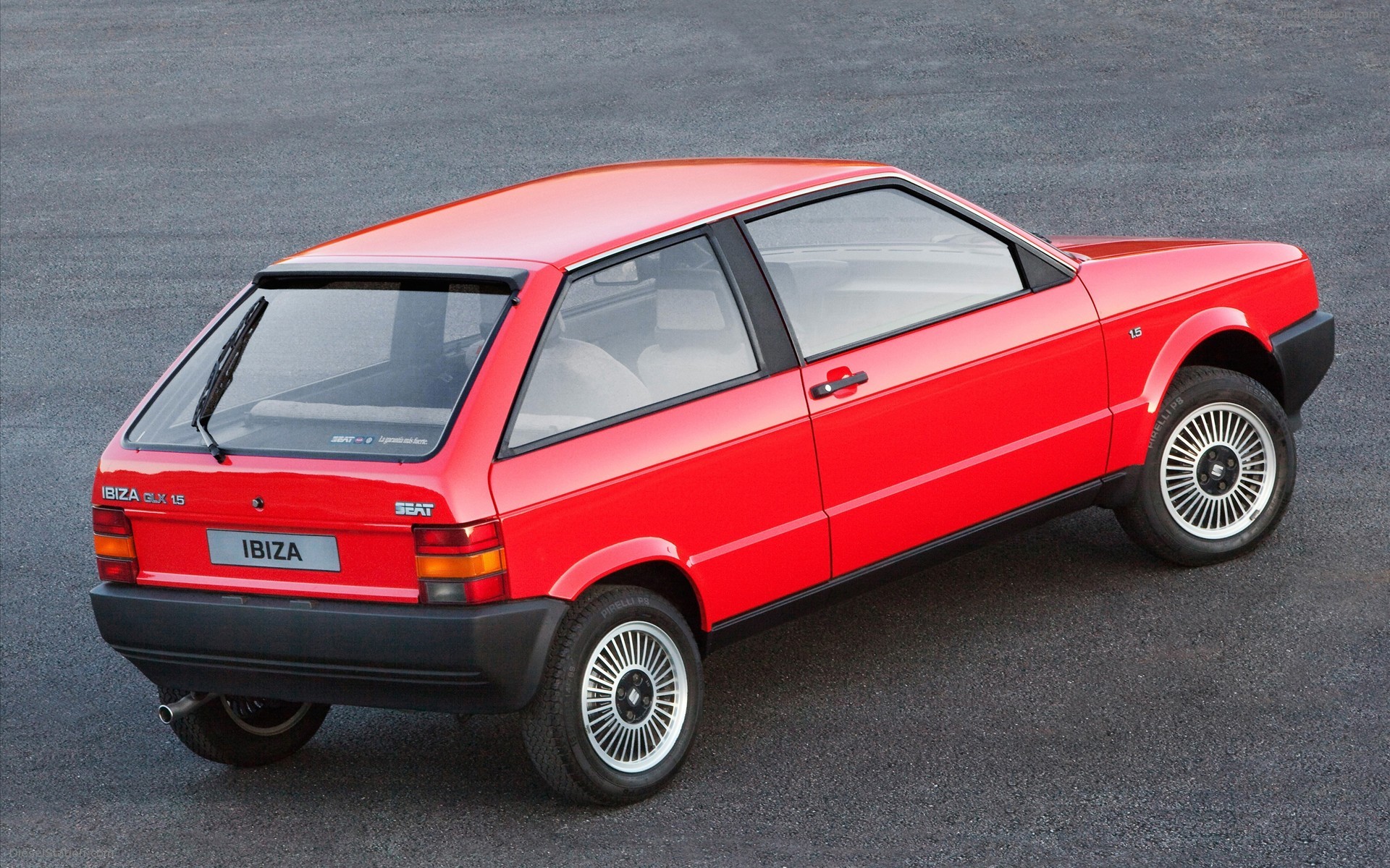 IBIZA SEAT'S SPORTY SUPERMINI CELEBRATES 25 YEARS IBIZA SEAT'S SPORTY SUPERMINI CELEBRATES 25 YEARS