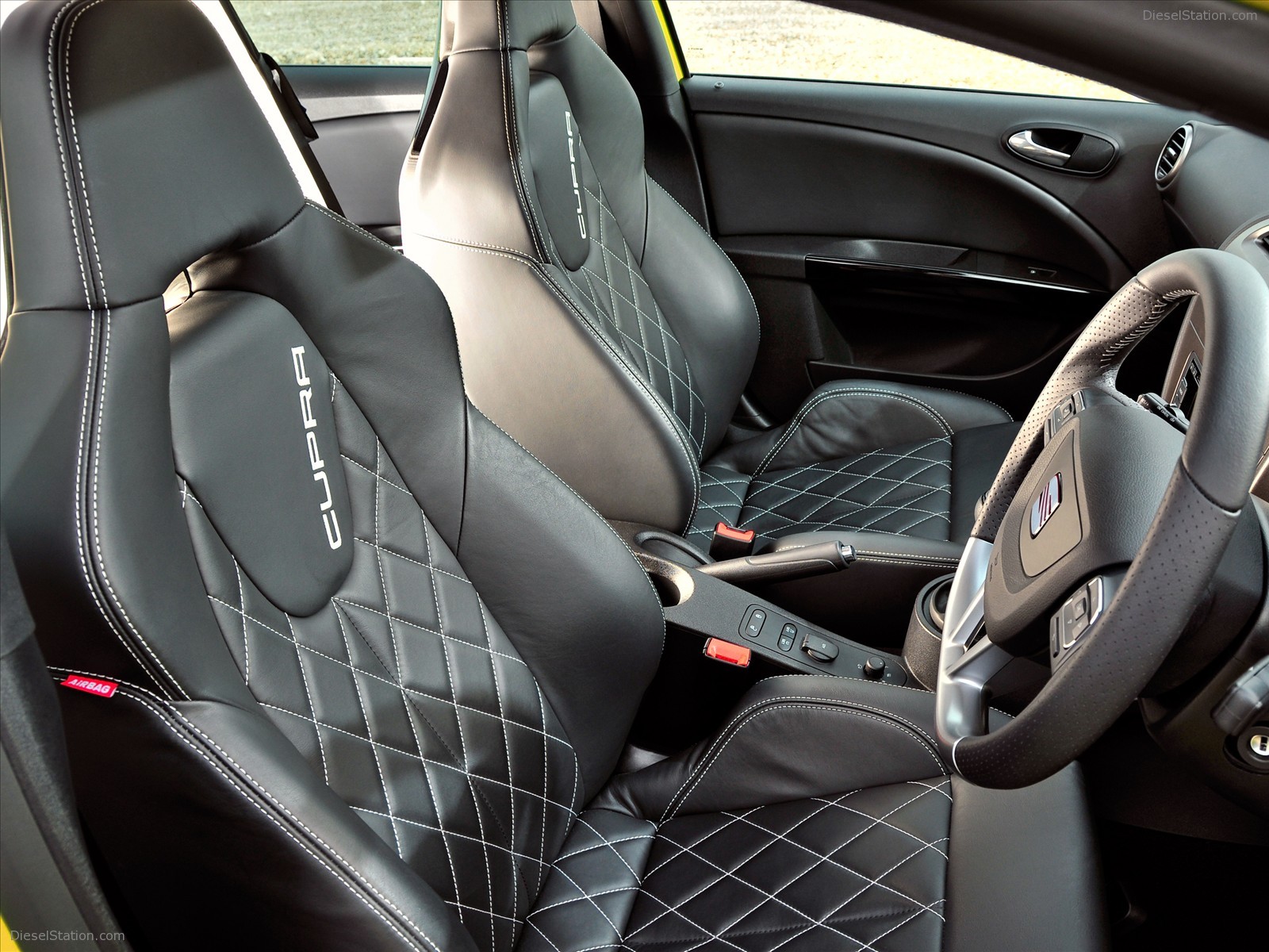 SEAT Leon Cupra R 2011