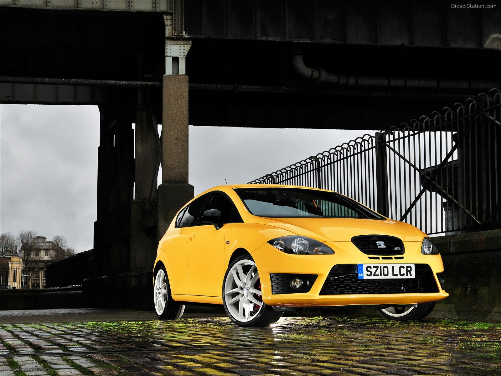 SEAT Leon Cupra R 2011