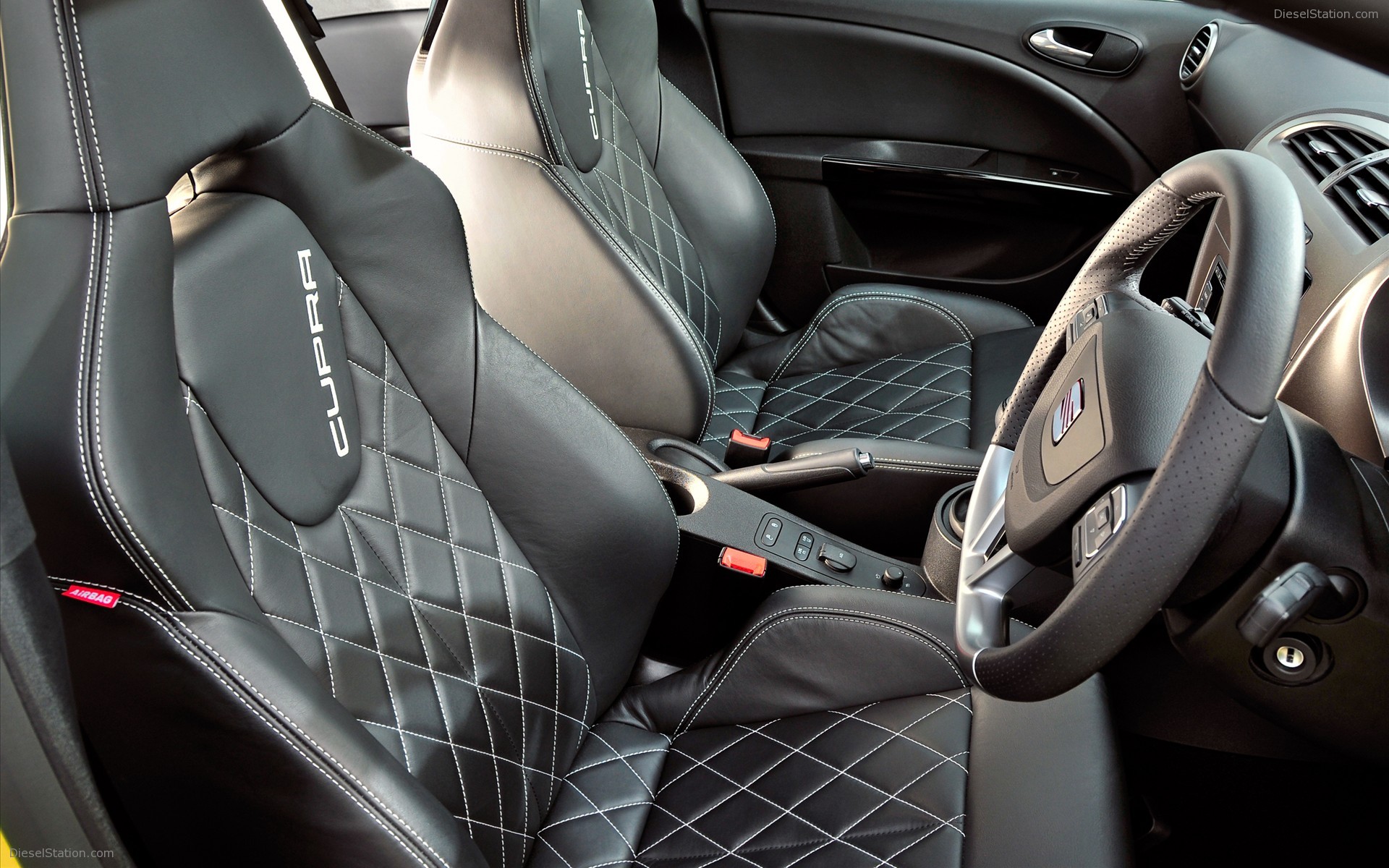 SEAT Leon Cupra R 2011