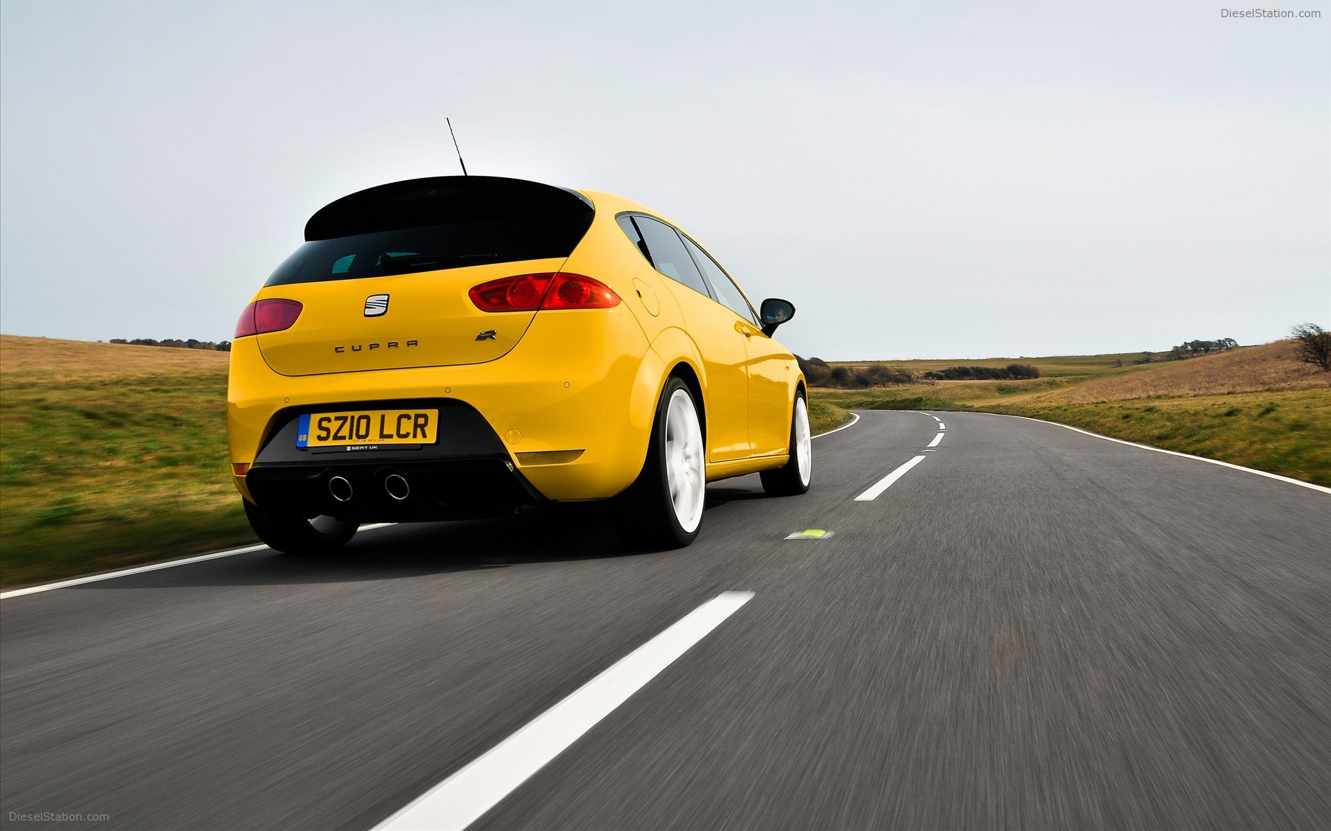 SEAT Leon Cupra R 2011