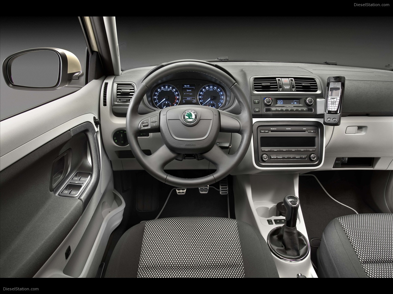 Skoda Fabia Scout 2011