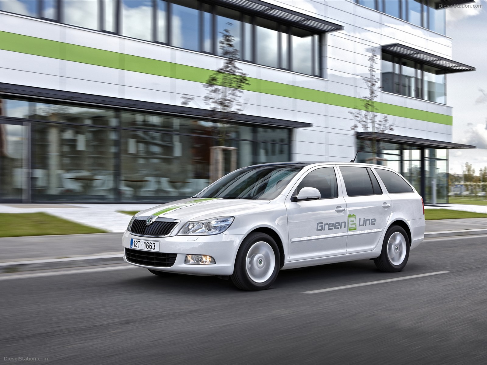 SKODA Octavia Green E Line 2012