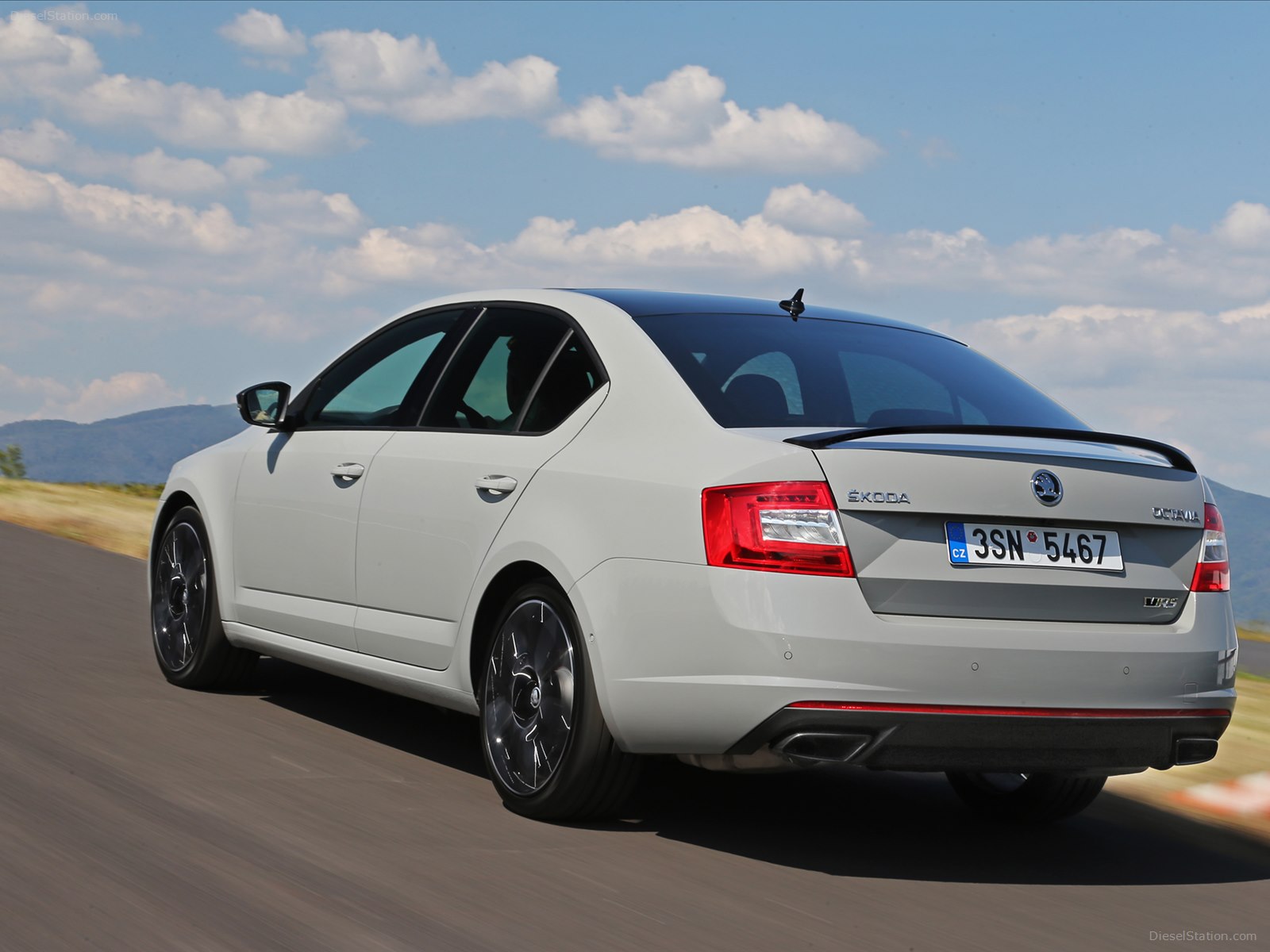 Skoda Octavia Rs 230 2016