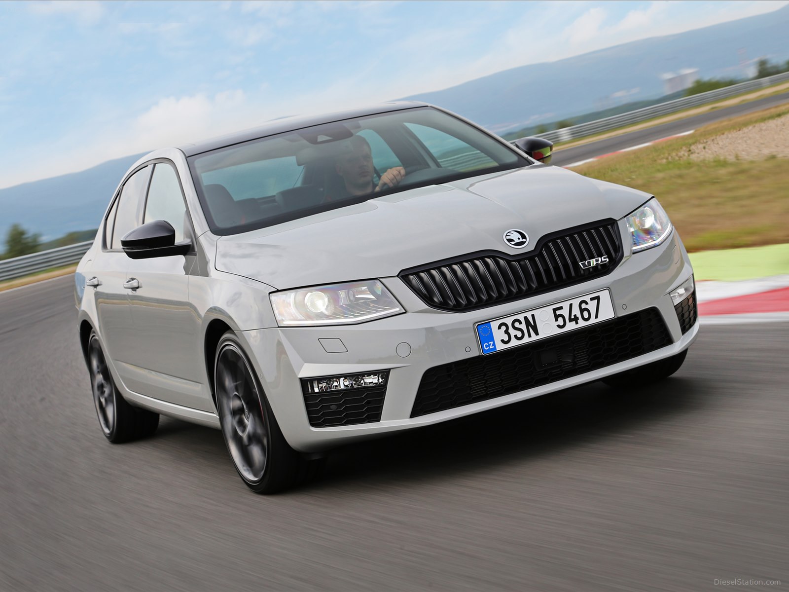 Skoda Octavia Rs 230 2016