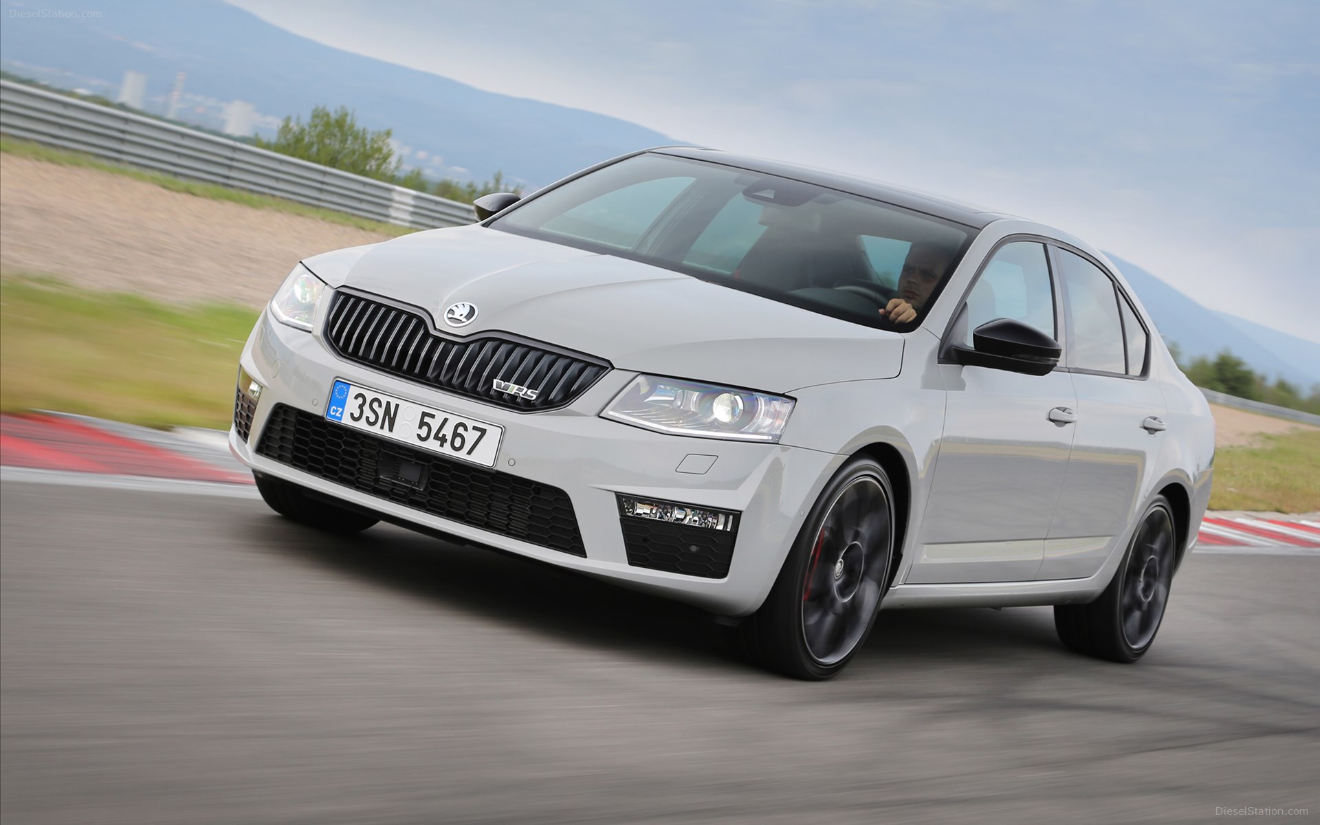 Skoda Octavia Rs 230 2016