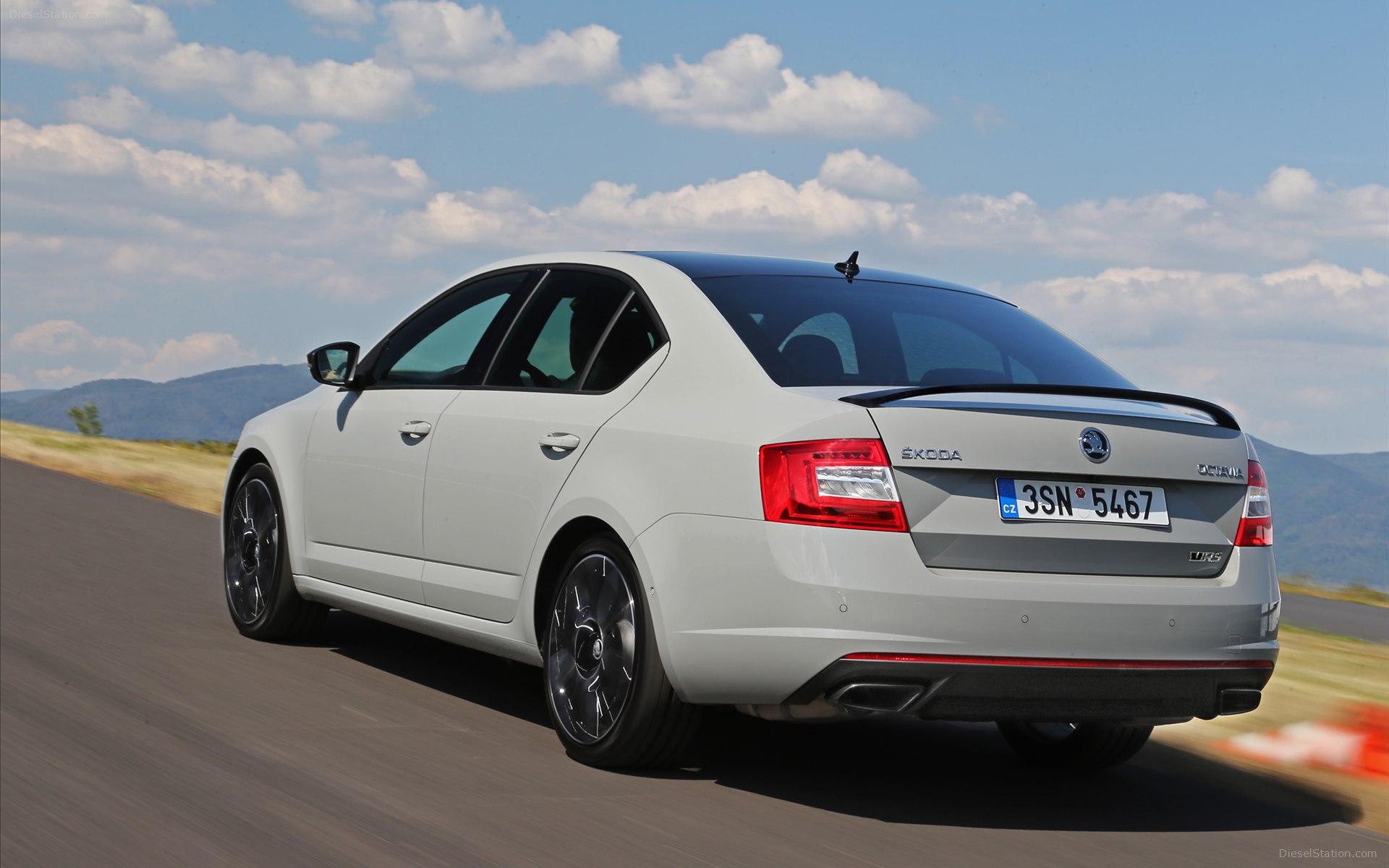 Skoda Octavia Rs 230 2016