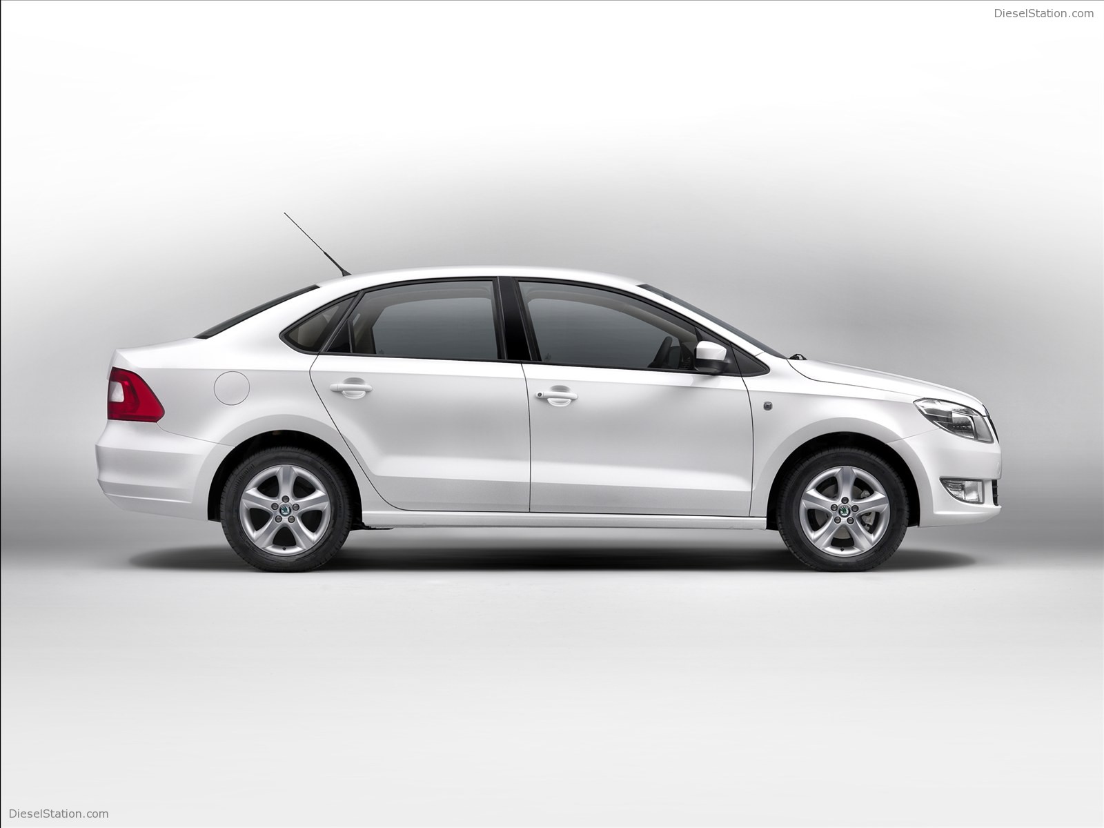 SKODA Rapid 2012