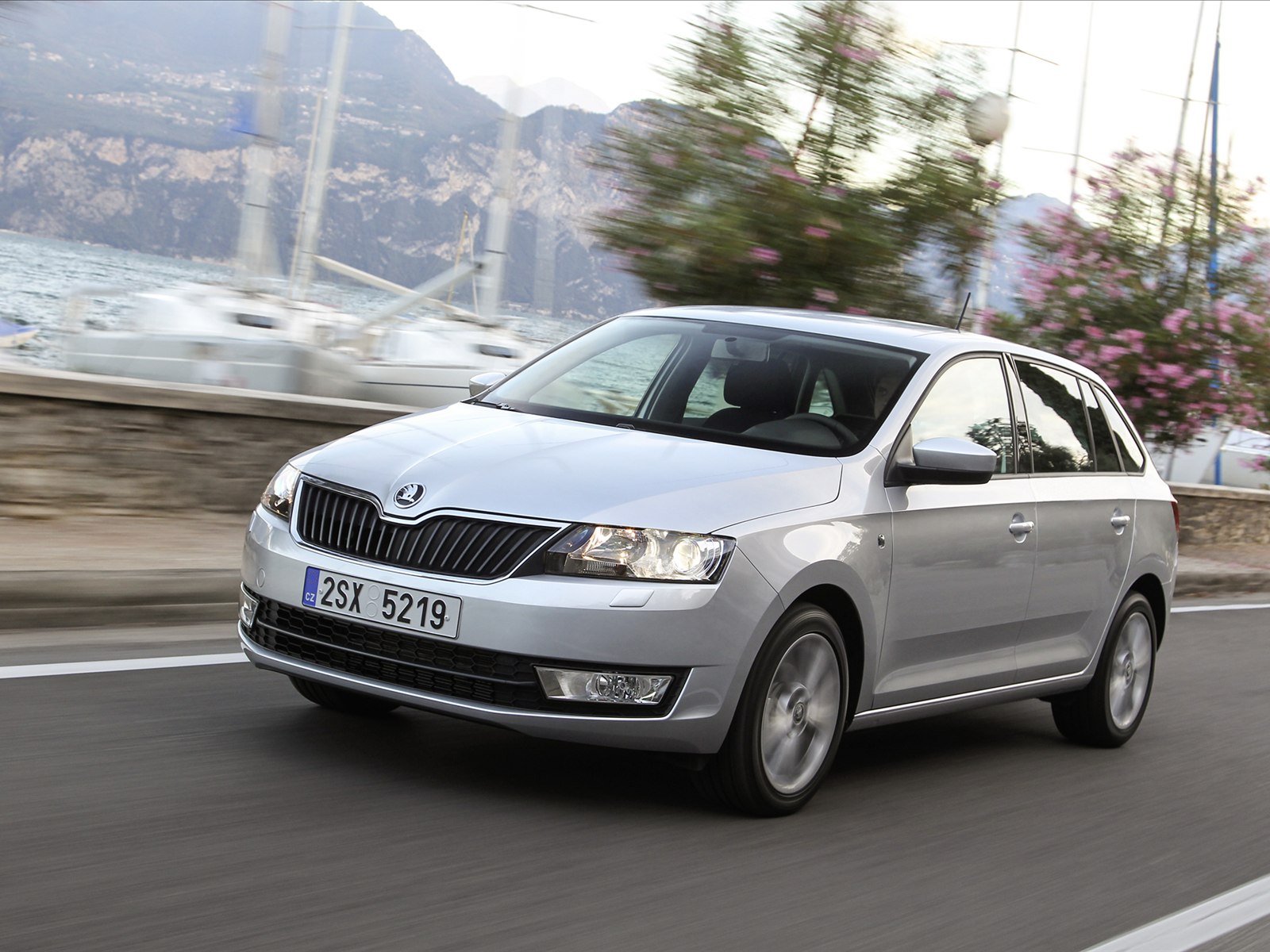 Skoda Rapid Spaceback 2014